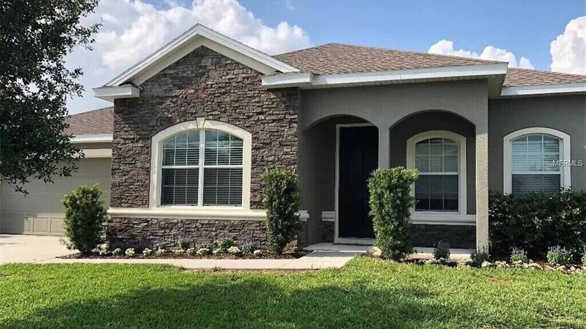 Apopka House | Stylish Modern Home in Quiet Neighborhood!