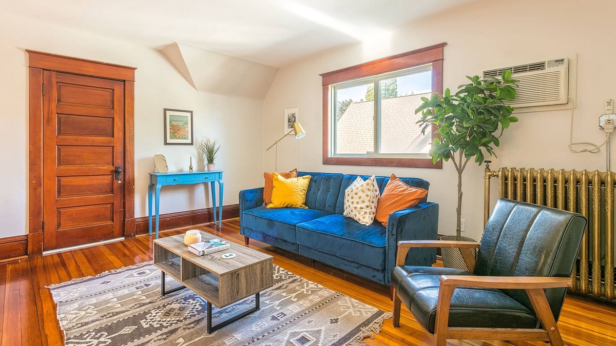 West Seventh House | Stylish, modern loft with historic charm