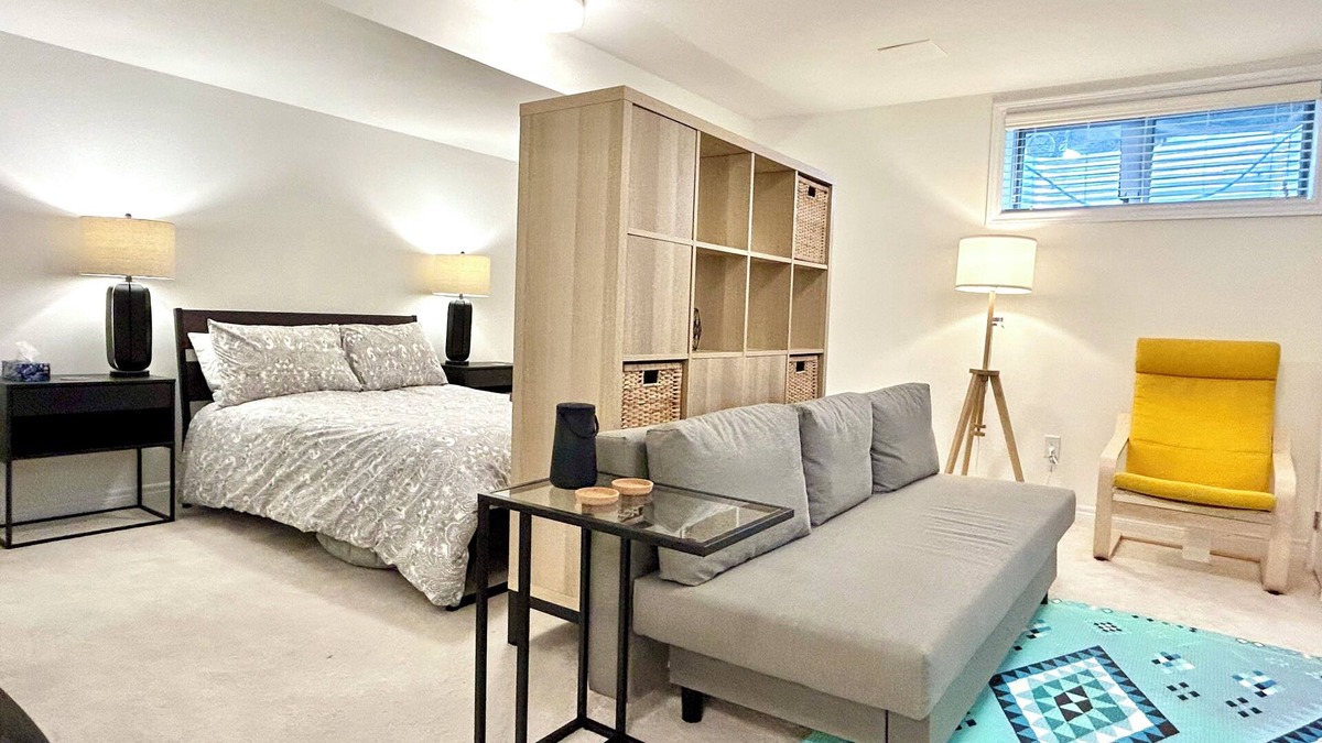 Halton Regional Municipality House | Stylish Modern Luxury Stay