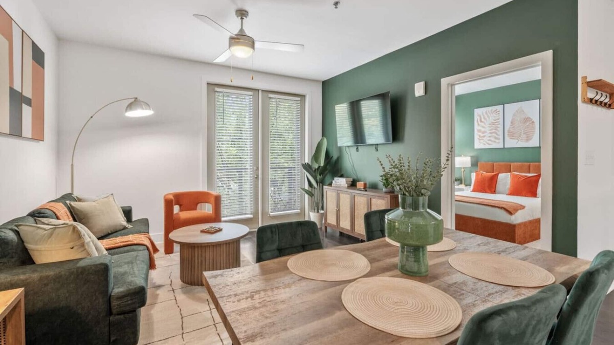 Reynoldstown Apartment | Stylish Modern Queen Suite + Parking, Pet Friendly