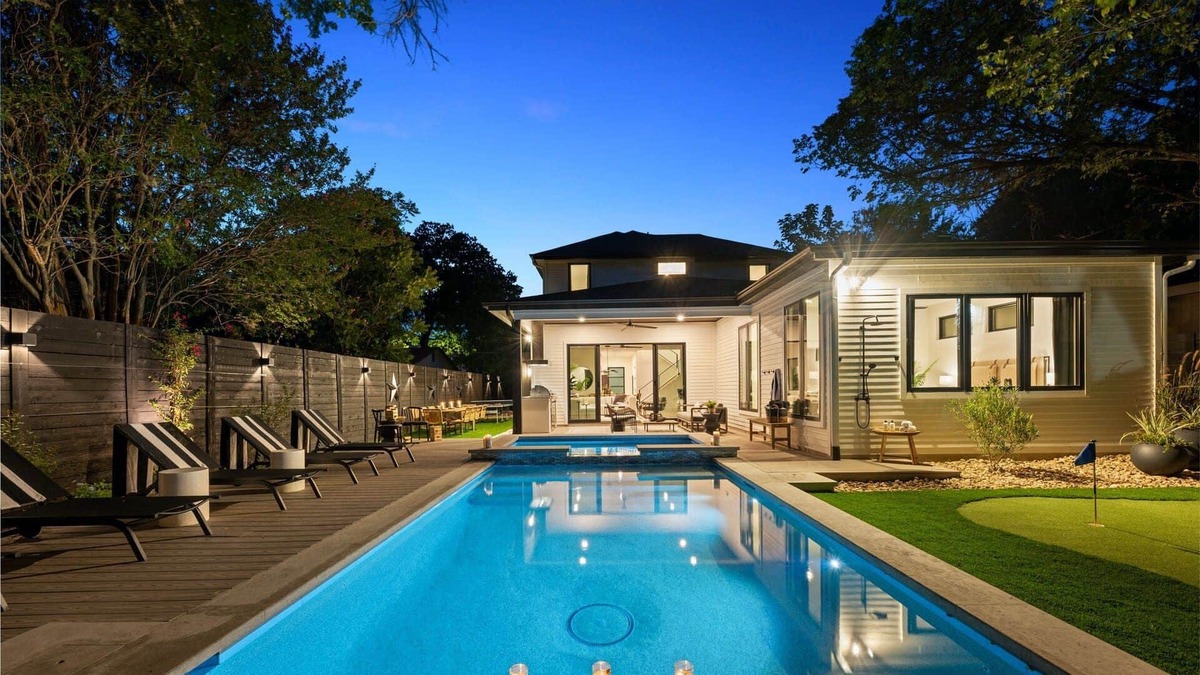 Montopolis House | Stylish Modern Ranch | Heated Pool