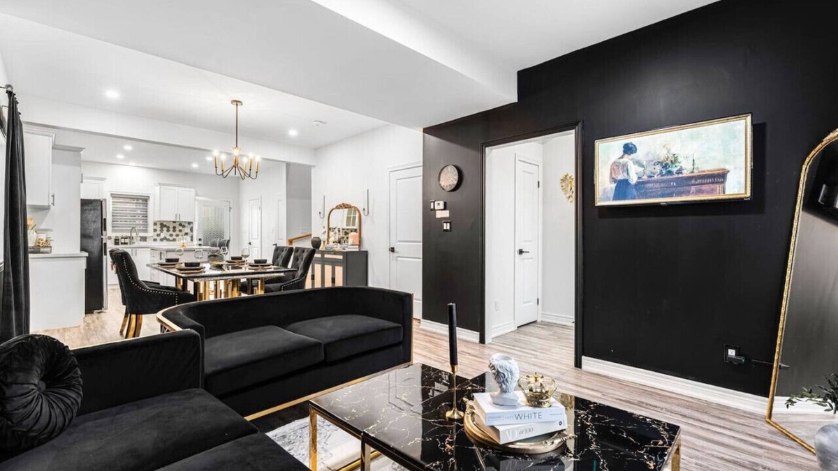 Niagara Falls Apartment | Stylish *NEW* 2BR Suite| 2.5Baths | Close to Falls