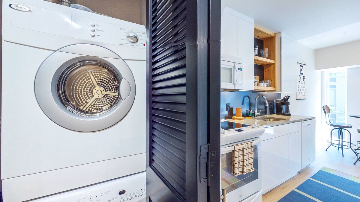 Uptown Condo | Stylish New Condo in Trendy NW District - Walk to Swankiest Spots