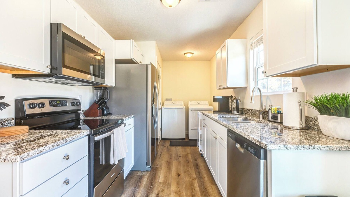 Salina House | Stylish New Construction Home