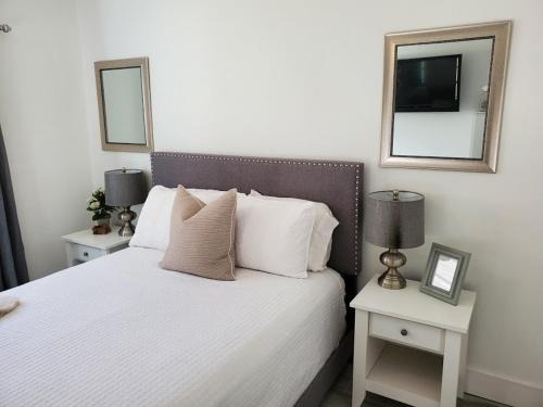 Riverside Park House | Stylish & Newly-Renovated Suites near Las Olas
