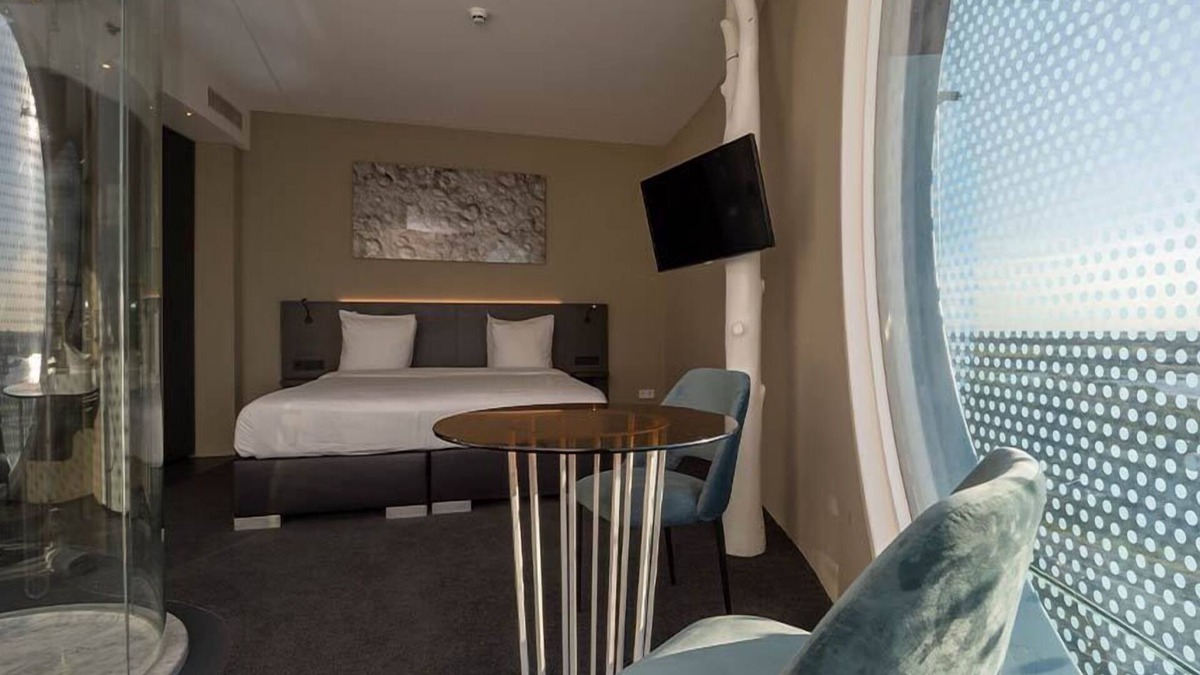 Zuidoost Hotel | Stylish Oasis | Canal Belt, Keukenhof, & De Hoge Dijk Golf Course Nearby