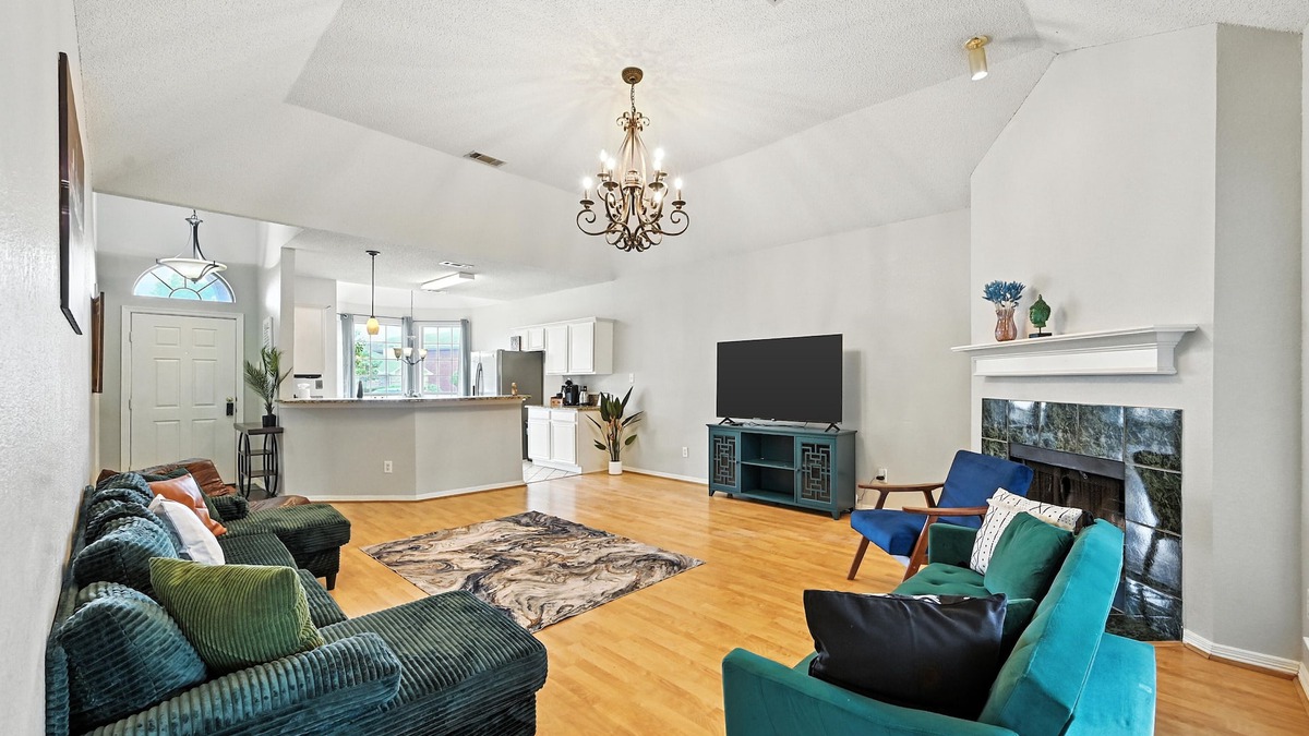 Northwest Carrollton House | Stylish Oasis in Carrollton w/Pool, Big Master,Media Room, Ping Pong Near Ktown