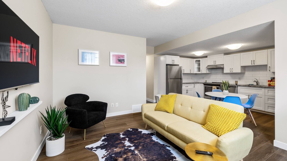 Jasper Place Apartment | Stylish Oasis *Private Fenced Yard* Near WEM Mall