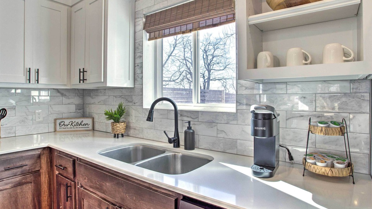 Central Oklahoma City Cottage | Stylish OKC Farmhouse w/Garden - Close to OU