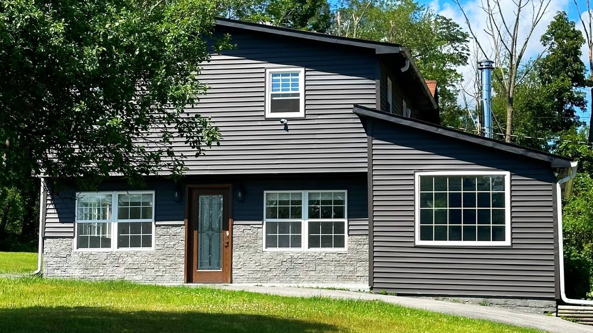 Goshen House | Stylish & Peaceful Getaway on 3 Private Acres