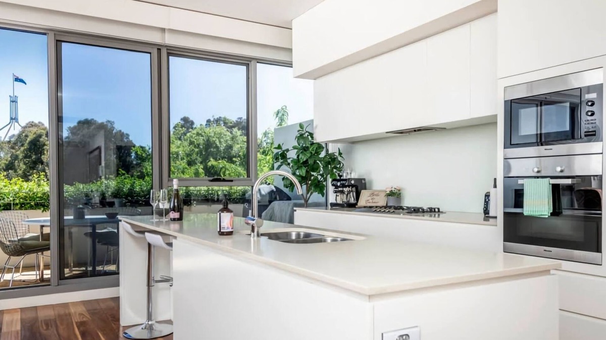 Forrest Apartment | Stylish Penthouse Level Apartment In Capital Hill ACT