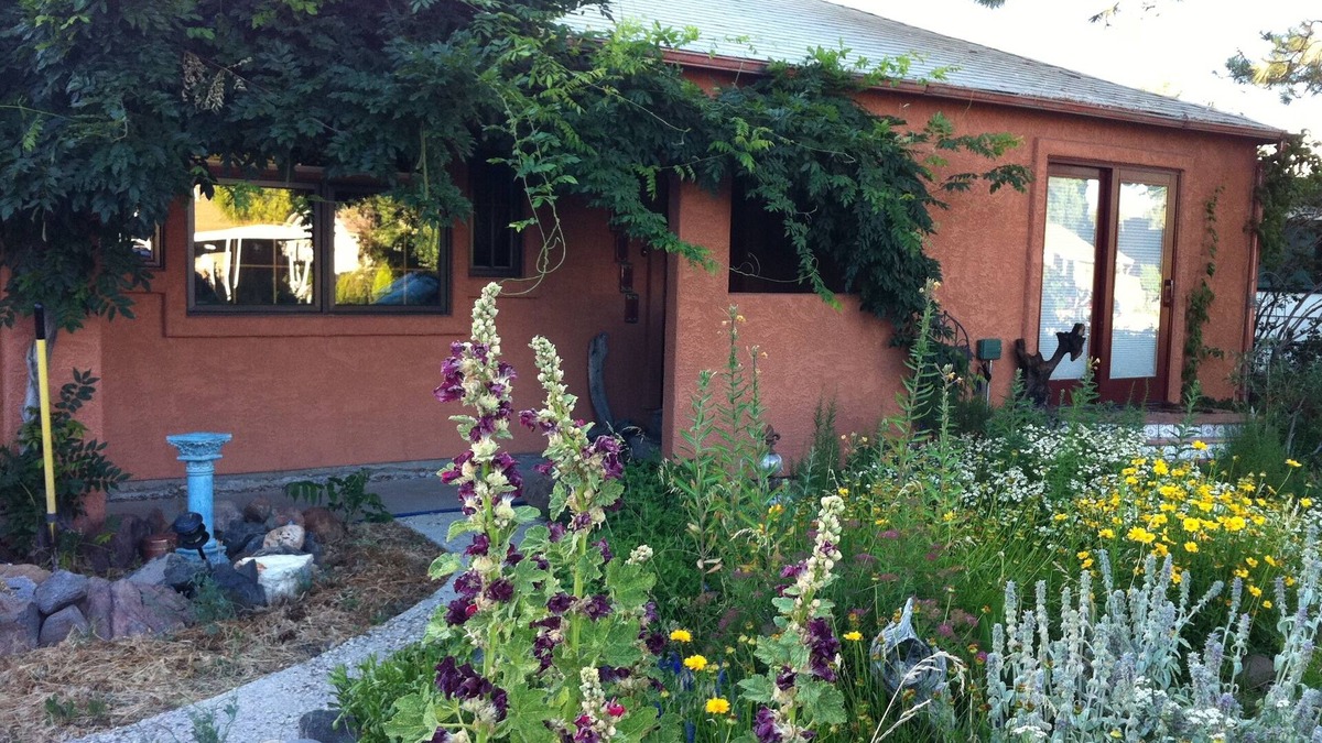 Reno House | Stylish & Quiet 2BR, 2BA Eclectic Home in the Heart of Reno – Pet Friendly!