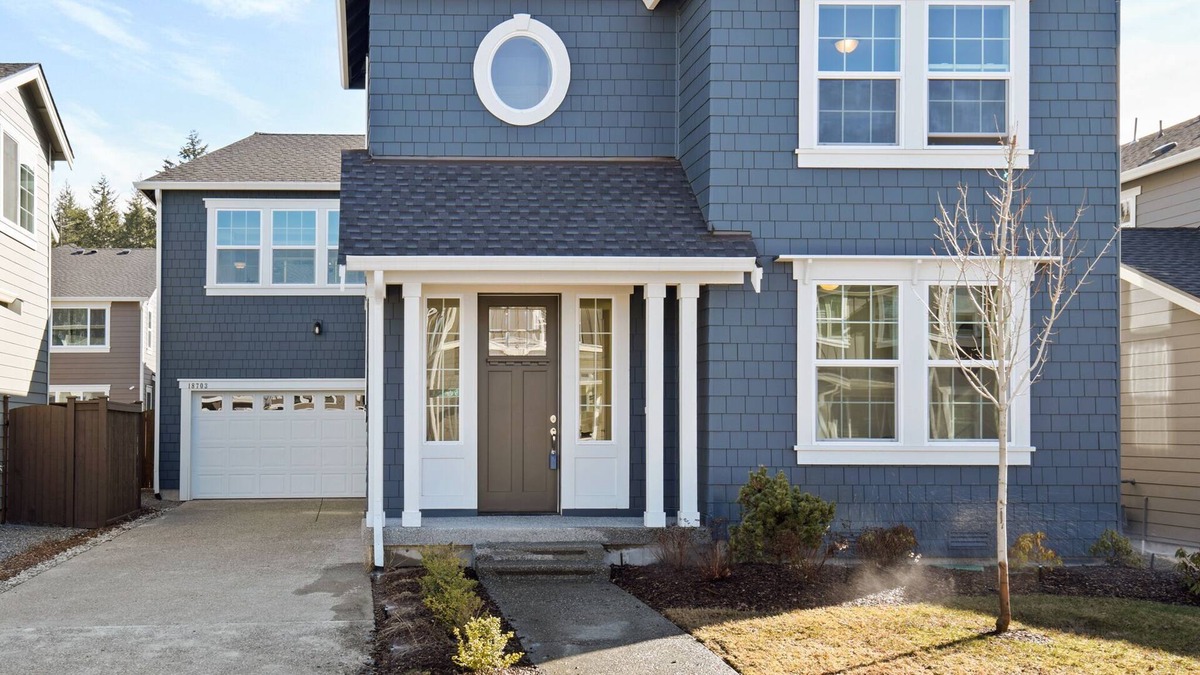 North Creek House | Stylish & Quiet 4Bed & 3Bath Residential Home in Luxury Community