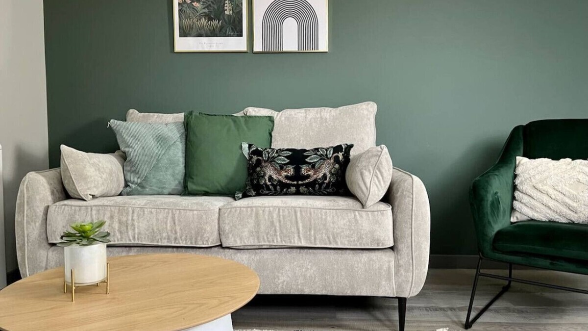 Galashiels Apartment | Stylish quiet Galashiels apartment:private parking