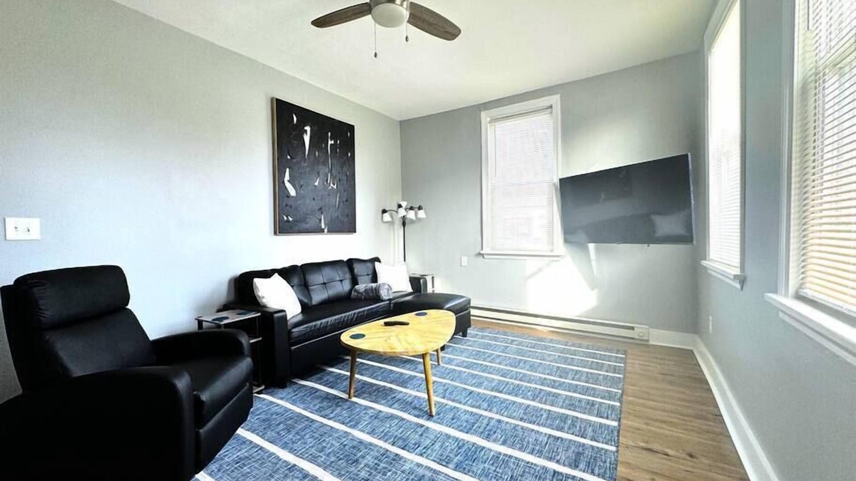 Wilmington Apartment | Stylish Retreat in Bayard Square - King Bed, Fast WiFi!
