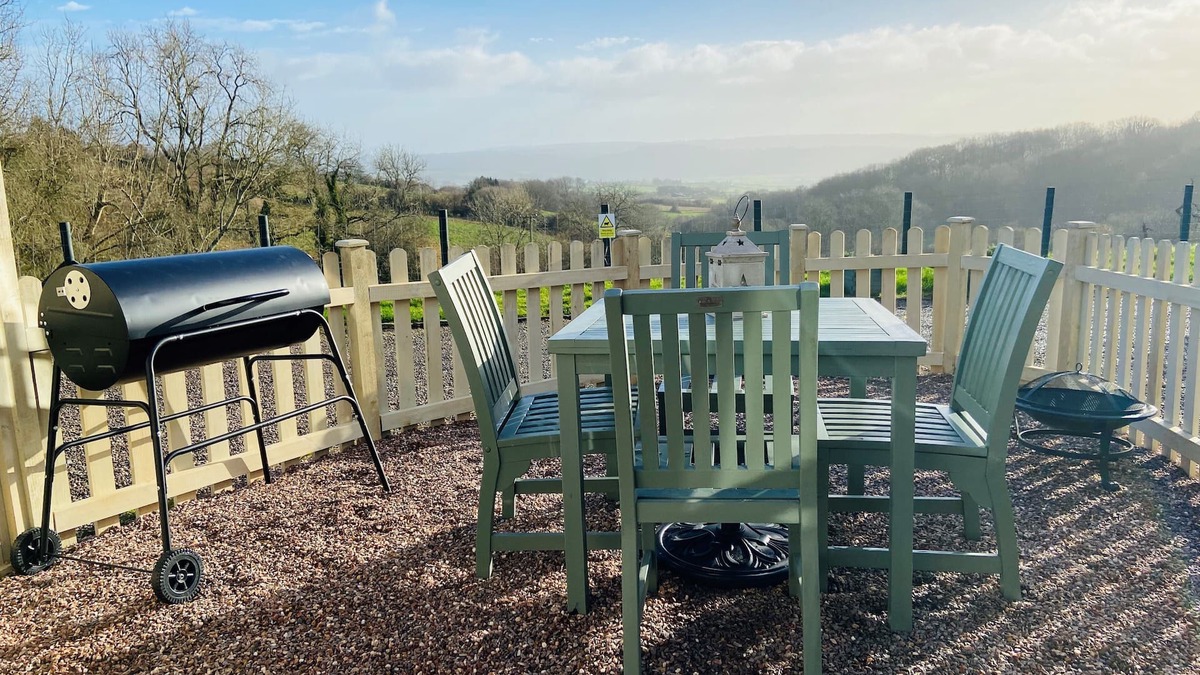 Monmouth Apartment | Stylish, Rural Apartment With Amazing Views