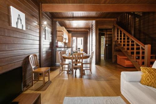 Casais do Rio Villa | Stylish Rustic Villa