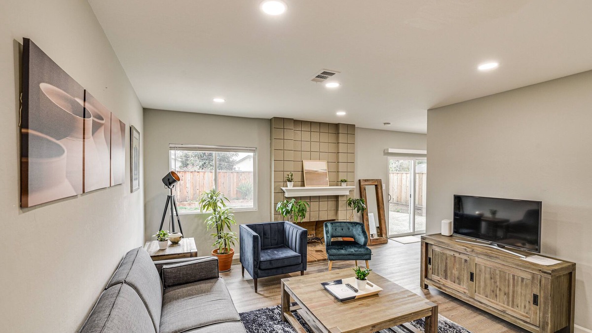 East San Jose House | Stylish San Jose Retreat - 7 Mi to Downtown