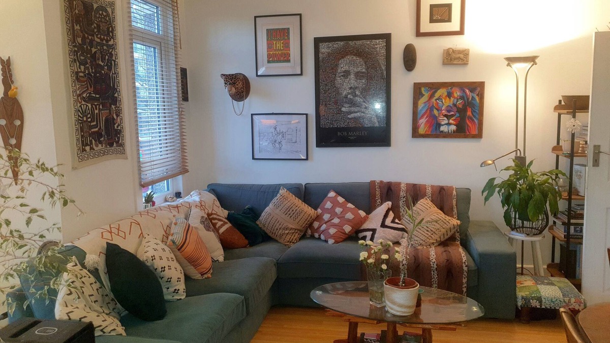Wood Green Apartment | Stylish sanctuary in bustling Wood Green, close to tube, shops and parks