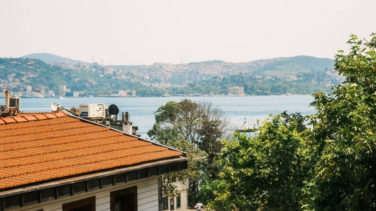 Bebek Apartment | Stylish Sea View Flat in Bebek