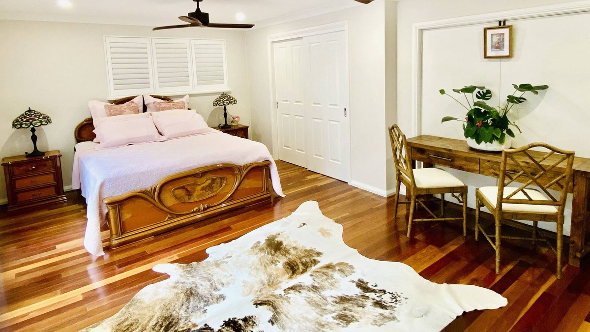 Pymble House | Stylish Self-Contained Guesthouse 5 mins to Trains