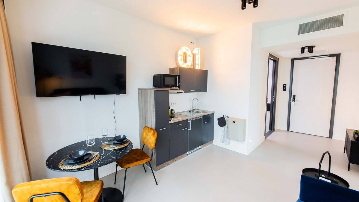 Katendrecht Apartment | Stylish Serenity 1BDR Apartment BHD