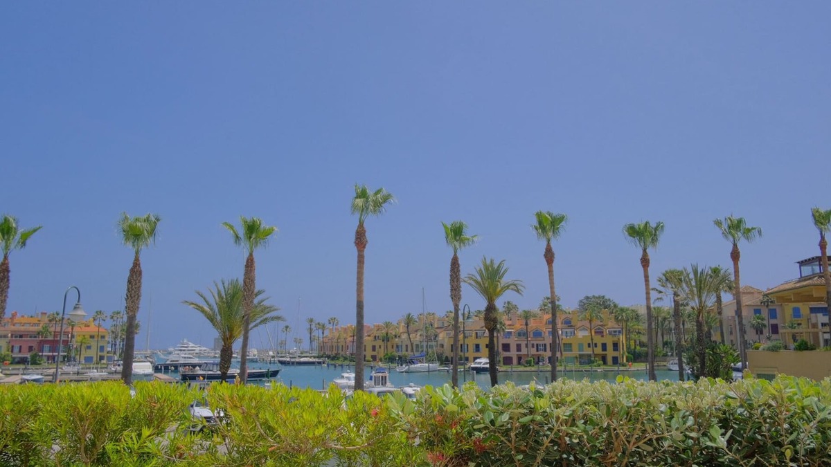 Sotogrande Condo | Stylish Sotogrande Marina 2bed 2 bath, 40M2 Terrace and Pool