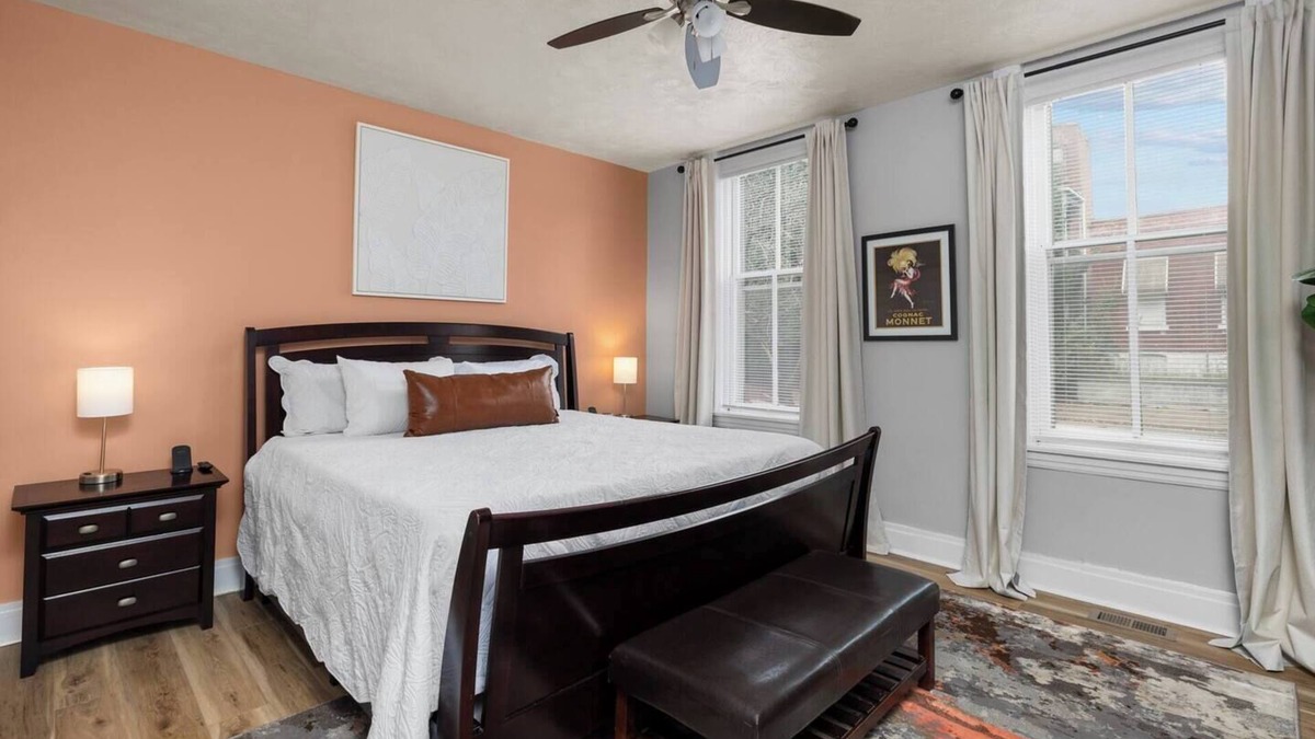 St. Louis Apartment | Stylish South City King 1BR Apt