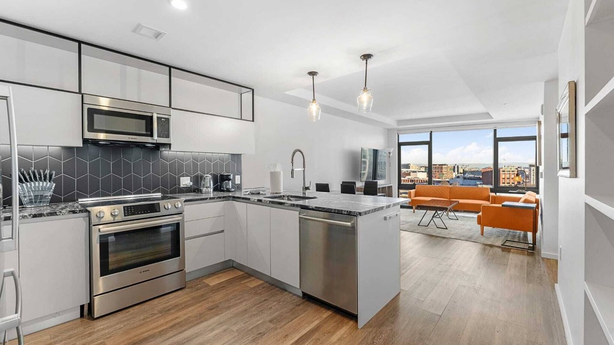 Shawmut Apartment | Stylish South End Penthouse Stunning City Views
