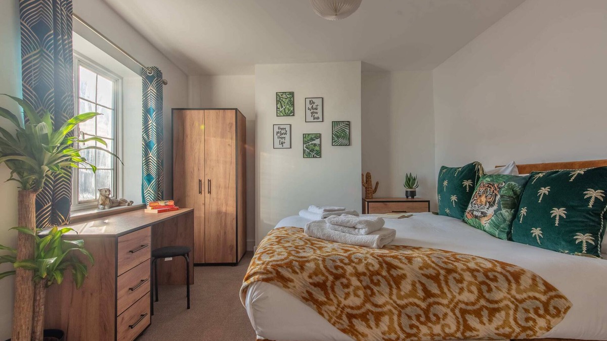 Portswood House | Stylish Southampton City Centre House