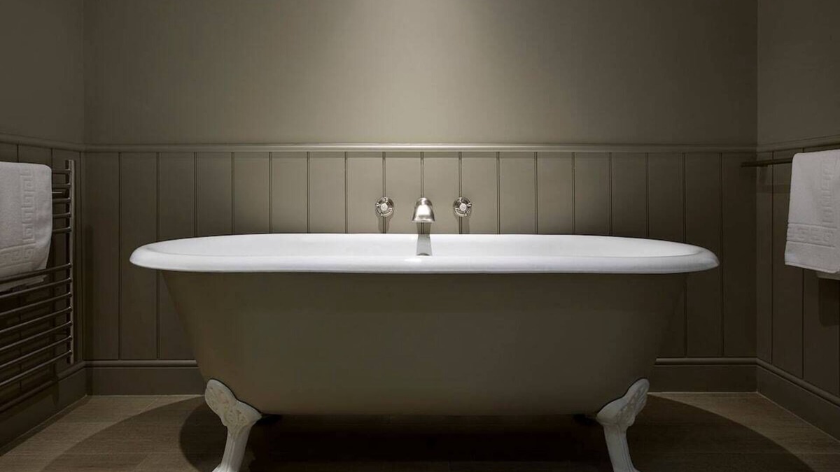 Southrop Cottage | Stylish Southrop Stay | Boutique Countryside Base