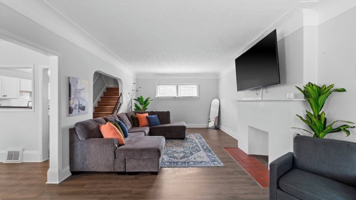 Cleveland House | Stylish & Spacious 4-bedroom house