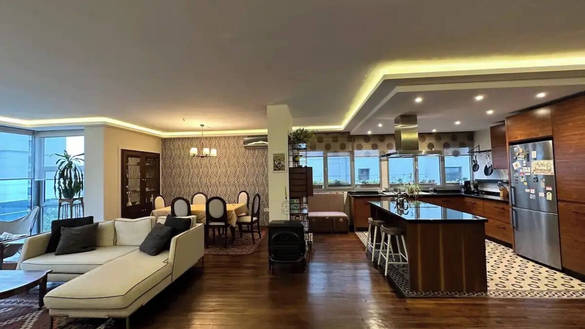 Caddebostan Mahallesi House | Stylish Spacious 2 bedroom flat in prime location
