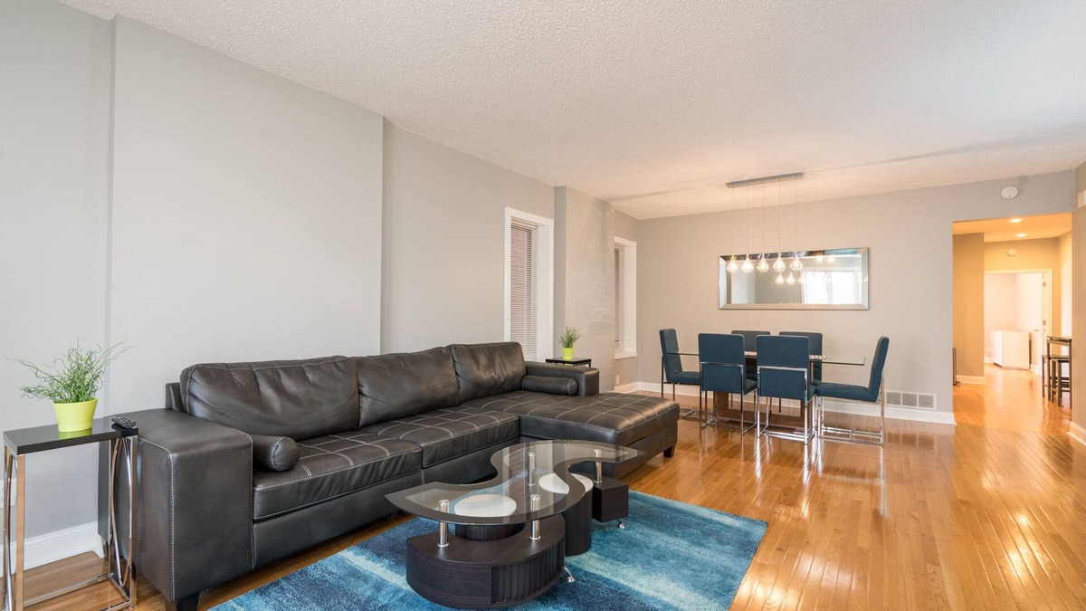 Shaw Apartment | Stylish & Spacious Shaw Retreat: King Bed, Hardwood Floors, Near Attractions