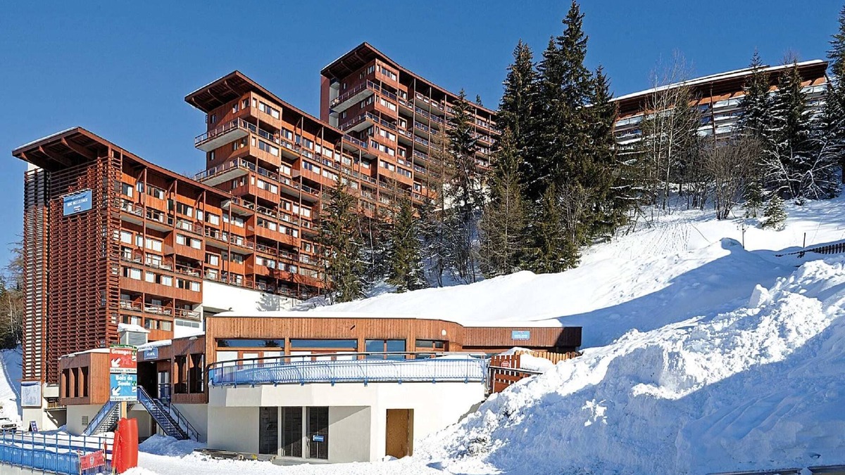 Arc-1600 Apartment | Stylish Stay Near Ski