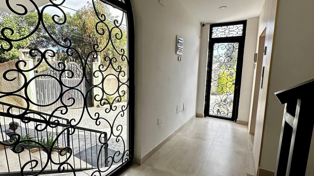 Yeka Bed & Breakfast | Stylish Stay + breakfast 403