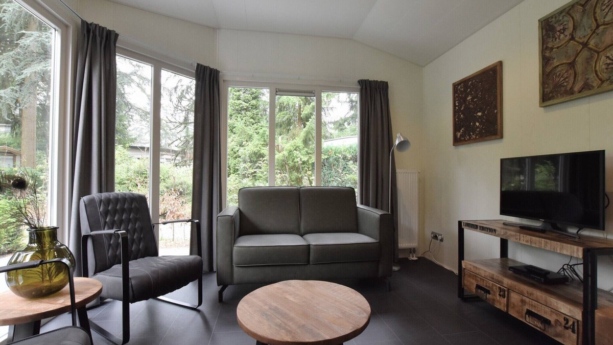 Vorden House | Stylish Stay in Vorden Woods
