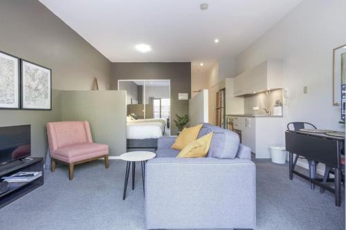 Bruce Apartment | Stylish studio Apt near AIS and GIO Stadium - Hosted by Canstay