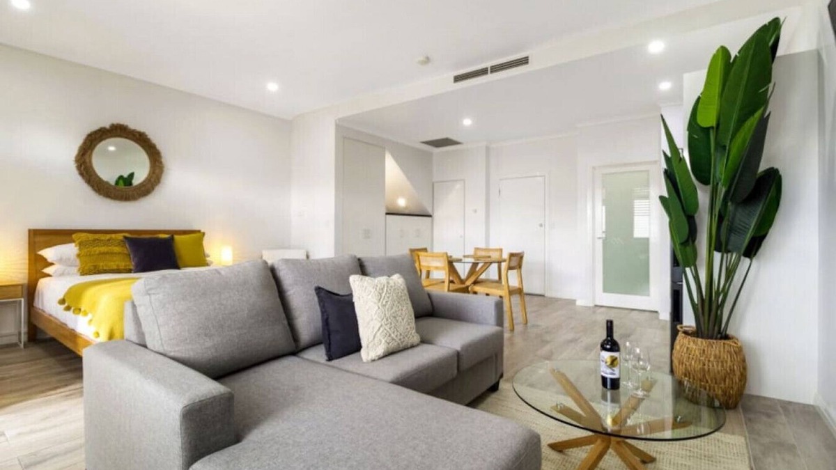 Port Melbourne Apartment | Stylish Studio close to City