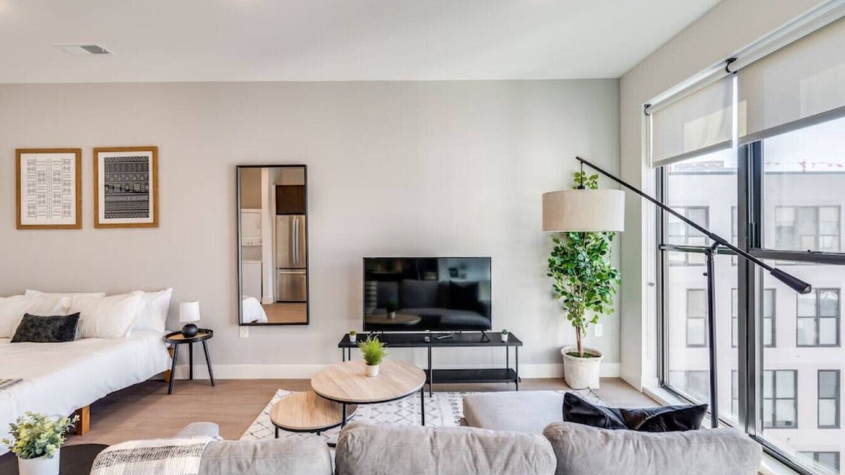 Pendleton Apartment | Stylish Studio | Pool, Gym, Walk to Casino & Bars