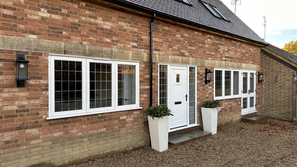 Ockley House | Stylish Surrey Hills house - 2 en-suite bedrooms (can +2 annex)