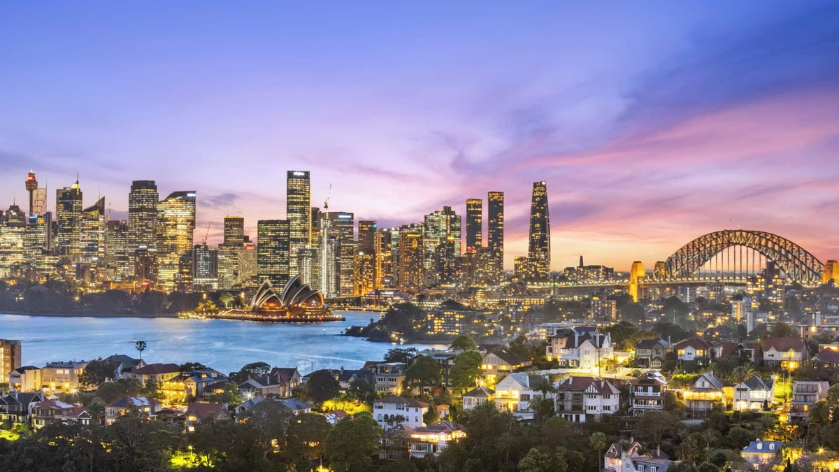 Mosman Apartment | Stylish Top-Floor Studio with Scenic Mosman Bay & Sydney City Views