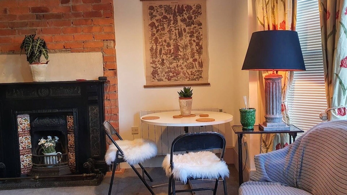 Nailsworth Apartment | Stylish Town Centre Studio Apartment