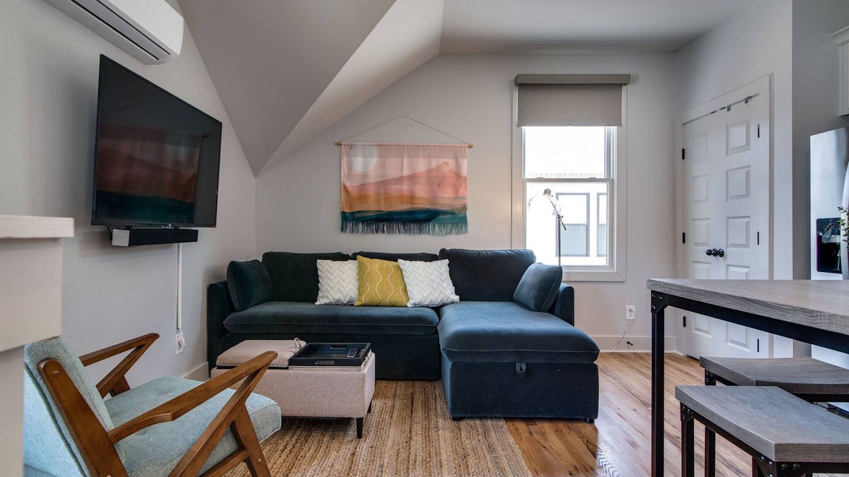 Greenwood House | Stylish Townhouse in East Nashville