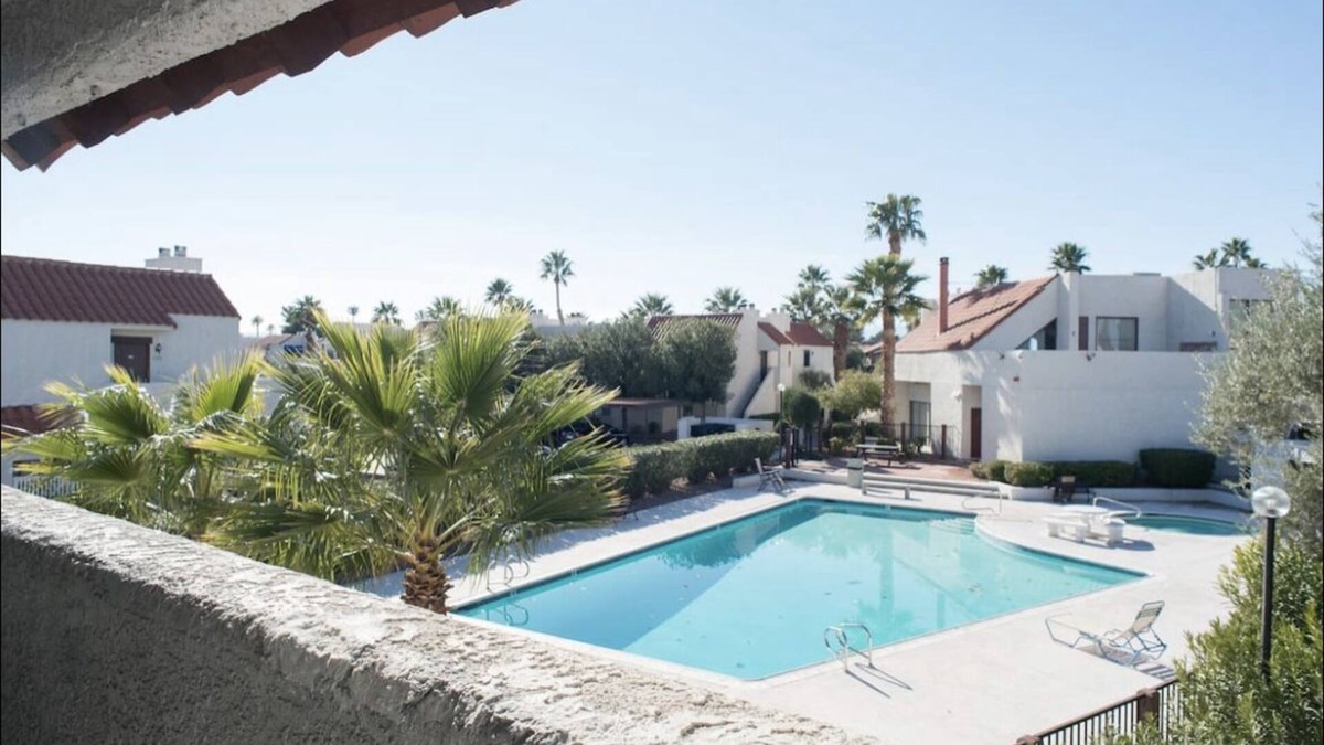 Chinatown Condo | Stylish, updated 2bed/2bath 2 miles from the Vegas Strip!