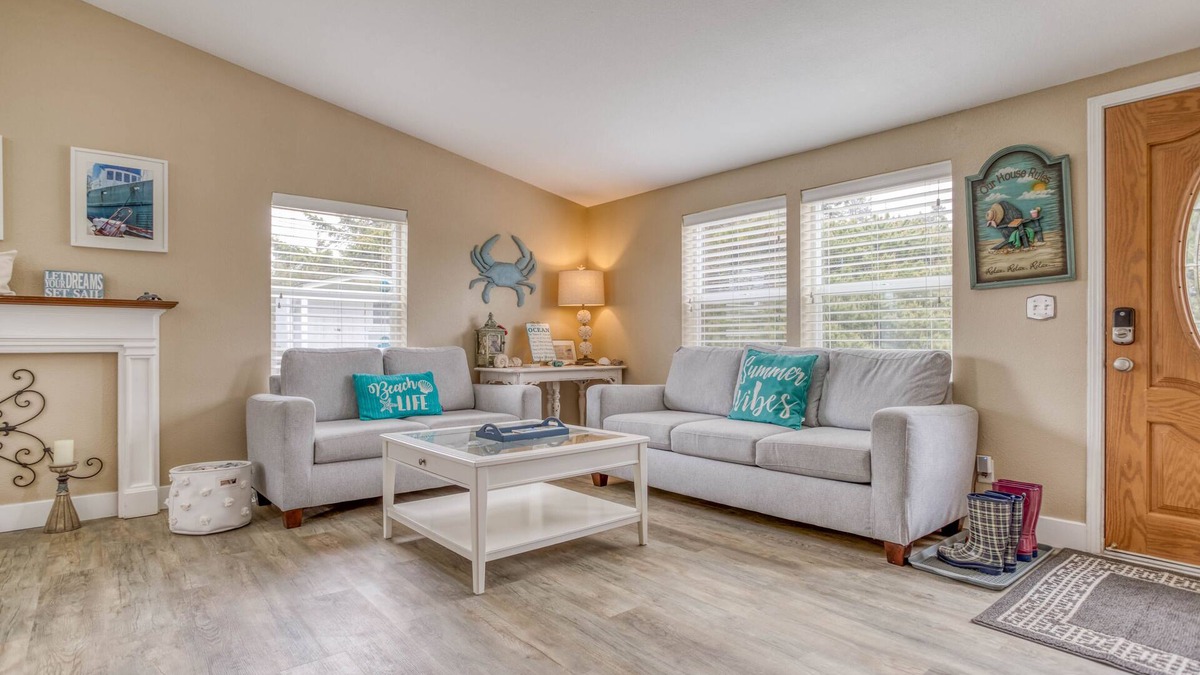 Bayshore House | Stylish Updates, King Suite w/Soaking Tub, Pool Access in this Popular Cottage!