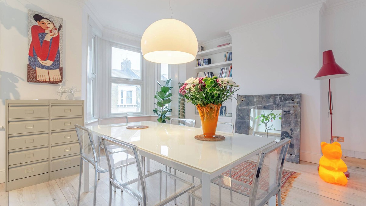 Southwark Apartment | Stylish & vast 2 bedroom apt in authentic London