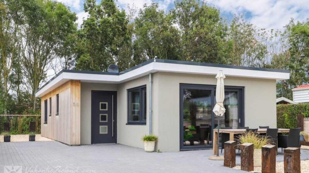 Baarland House | Stylishly furnished bungalow in Baarland
