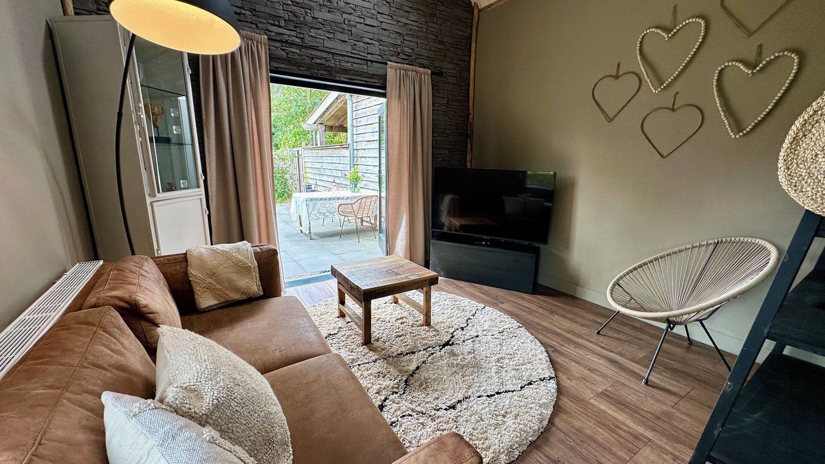 Limmen House | Stylishly furnished vacation apartment. The apartment radiates warmth and atmosphere