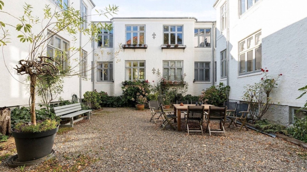 Charlottenlund Apartment | Stylist apartment in exclusive area, 15 mins from central Copenhagen